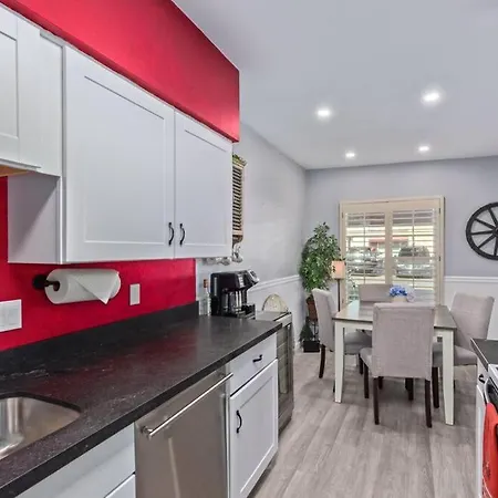 Charming Condo With Pool In Mesa